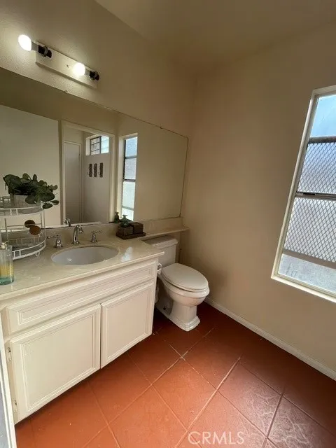 312 Redbud Place Perris, CA 92570