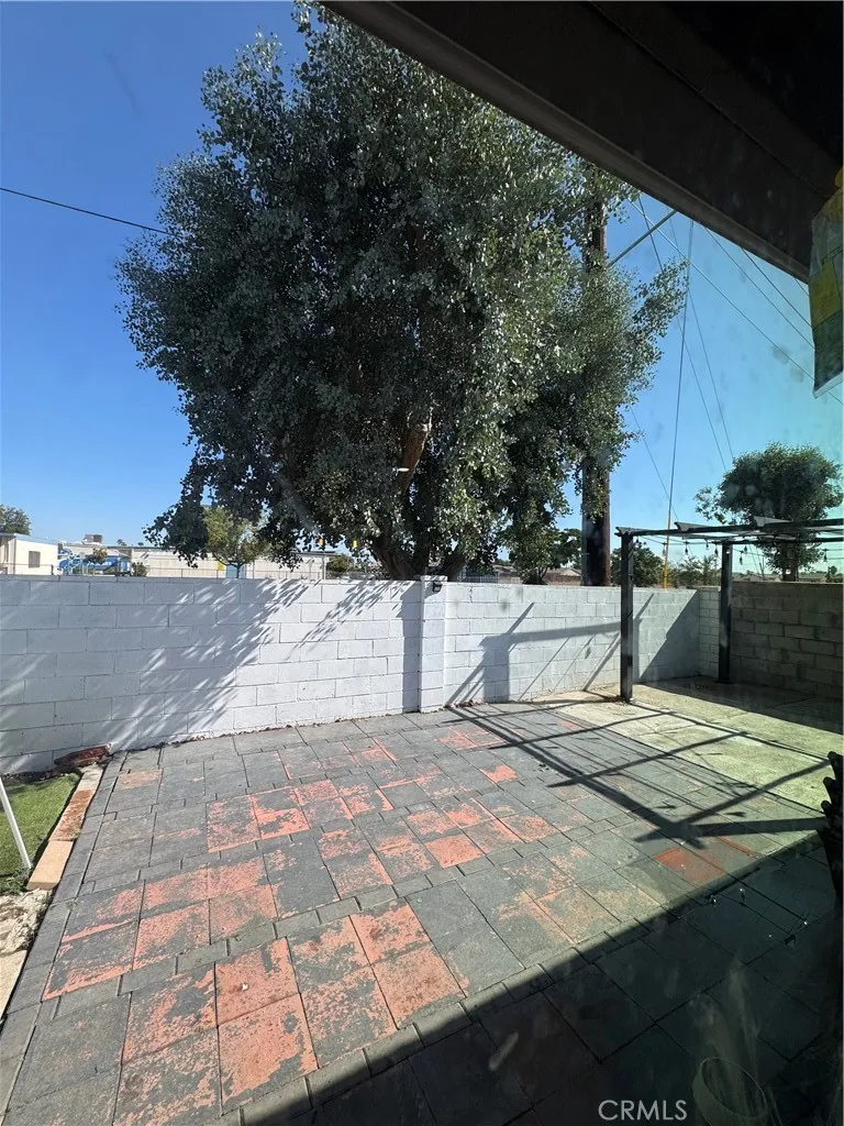 312 Redbud Place Perris, CA 92570