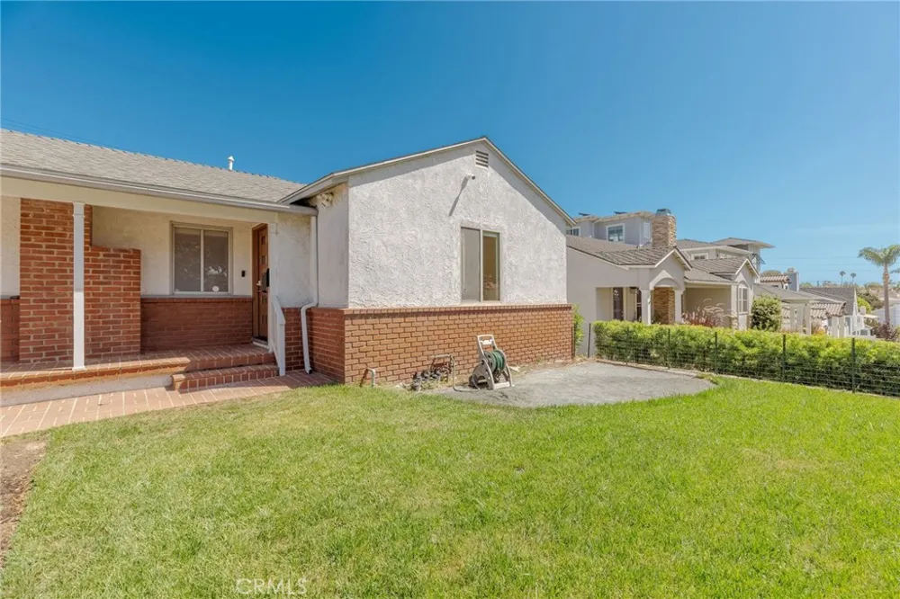 709 Avenue D Redondo Beach, CA 90277