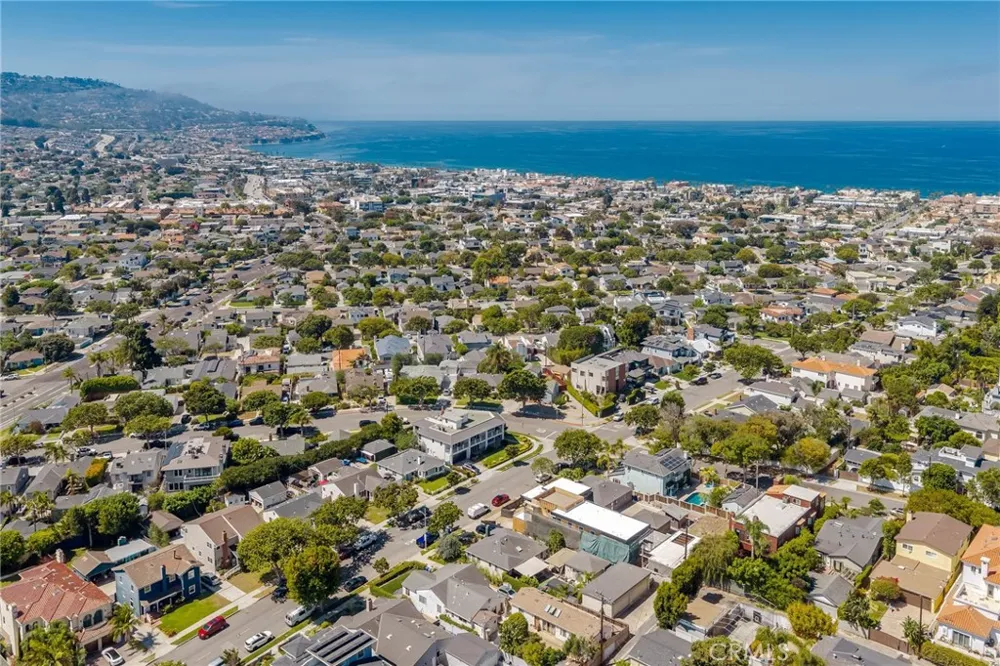 709 Avenue D Redondo Beach, CA 90277