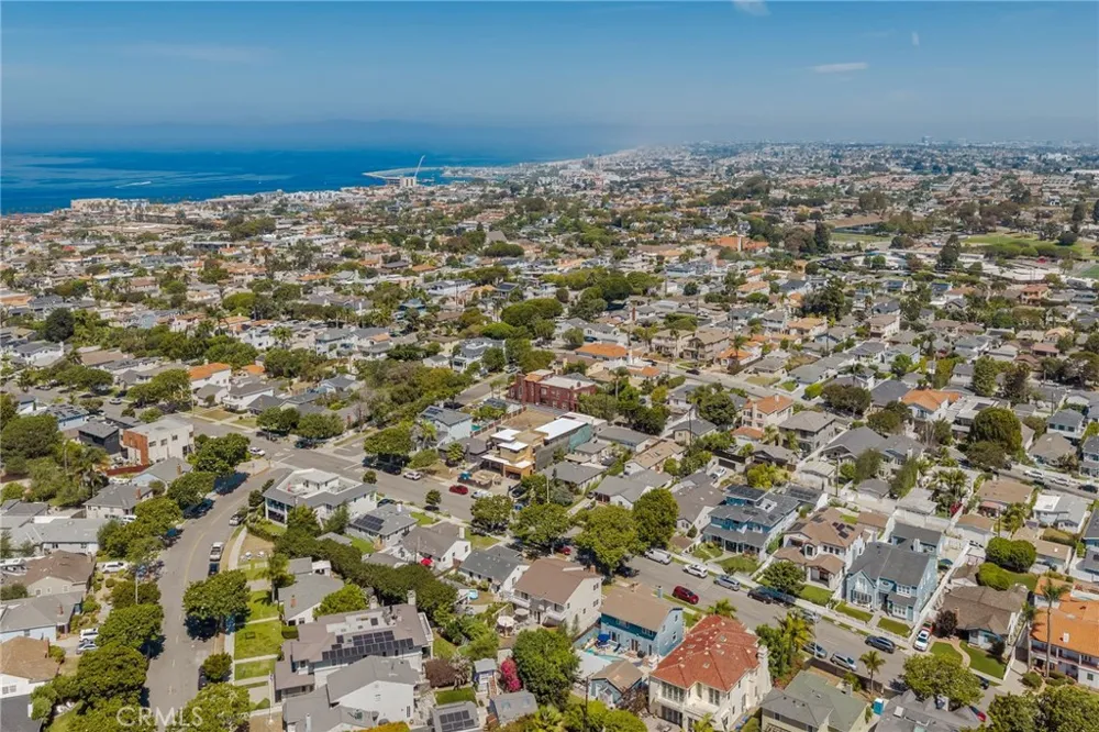 709 Avenue D Redondo Beach, CA 90277
