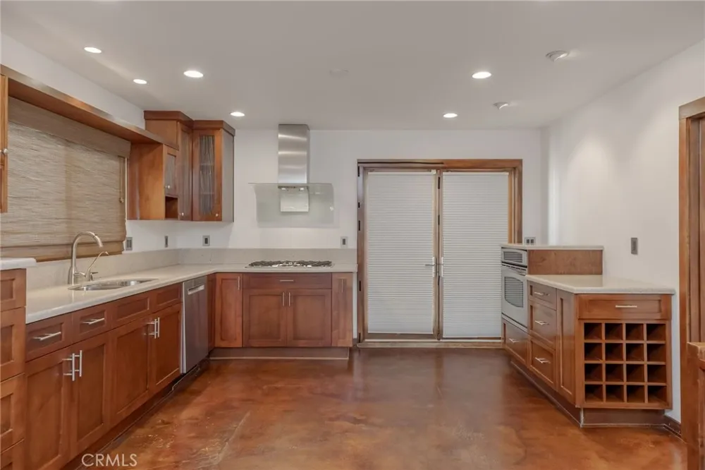 709 Avenue D Redondo Beach, CA 90277