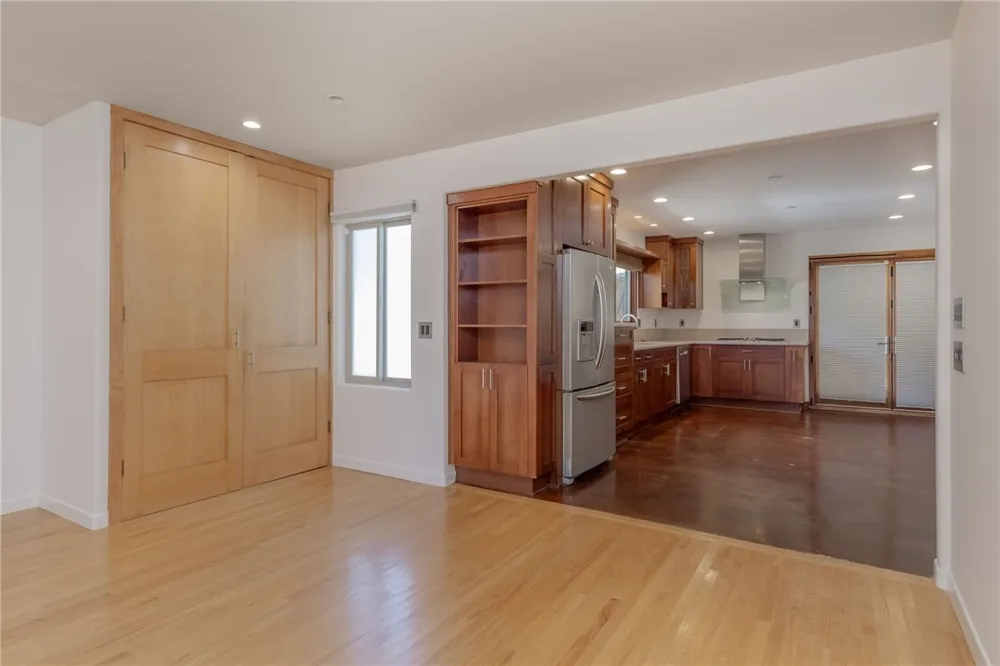 709 Avenue D Redondo Beach, CA 90277