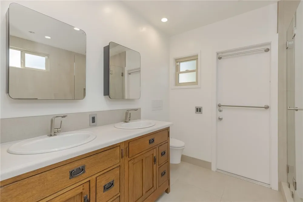 709 Avenue D Redondo Beach, CA 90277