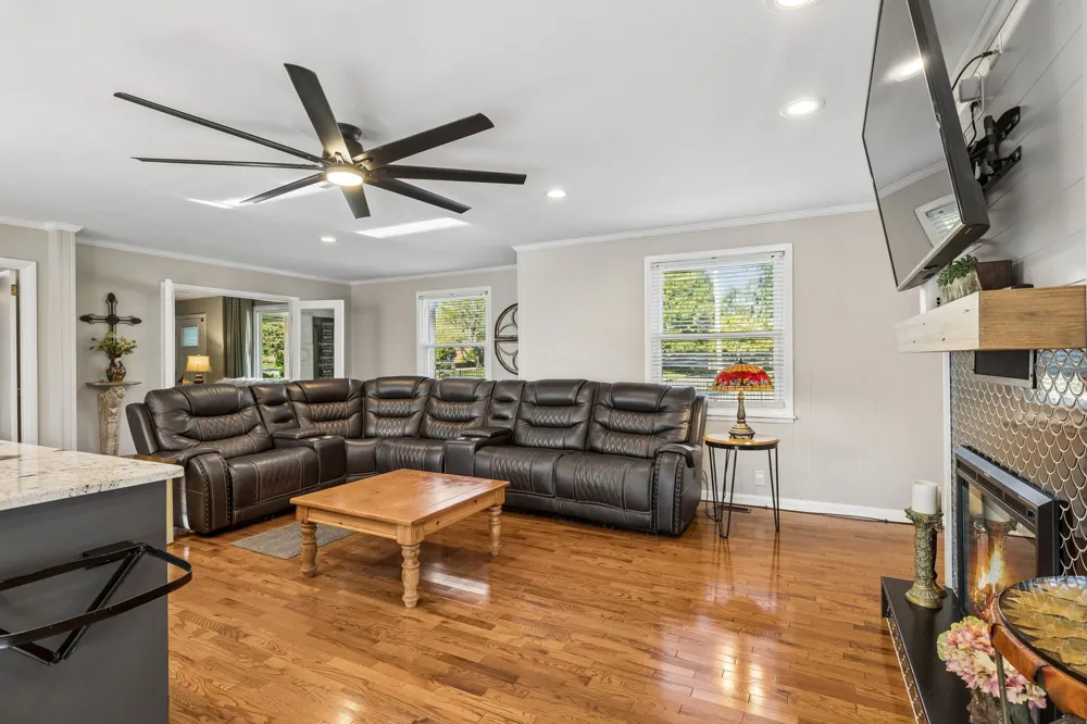 303 Weldon Dr Hermitage, TN 37076