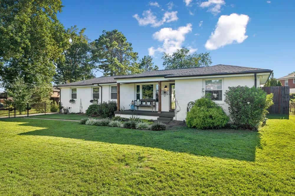 303 Weldon Dr Hermitage, TN 37076