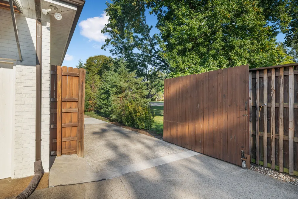 303 Weldon Dr Hermitage, TN 37076
