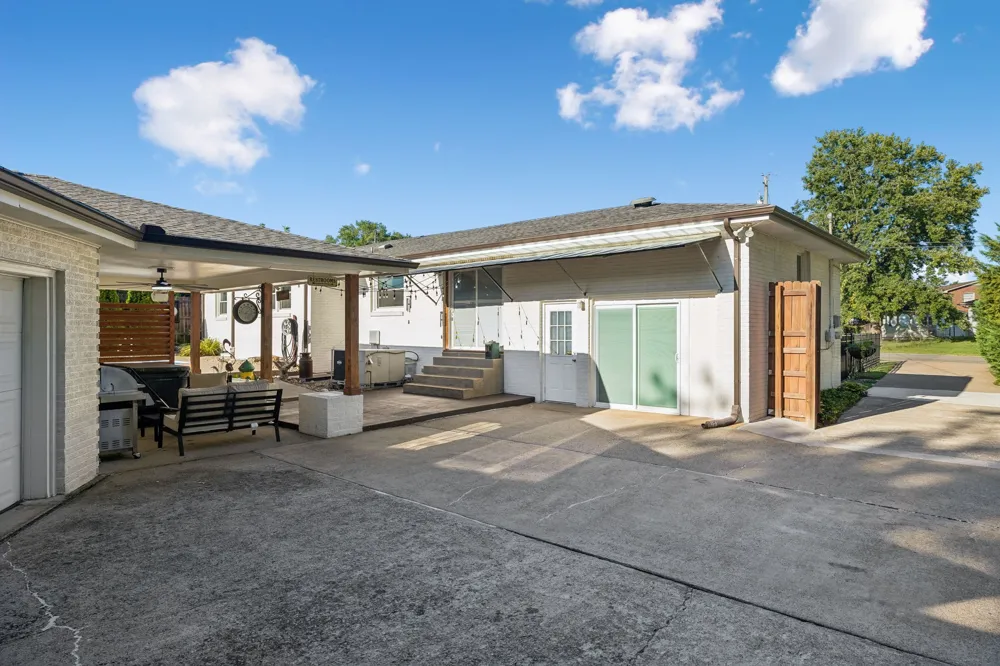 303 Weldon Dr Hermitage, TN 37076