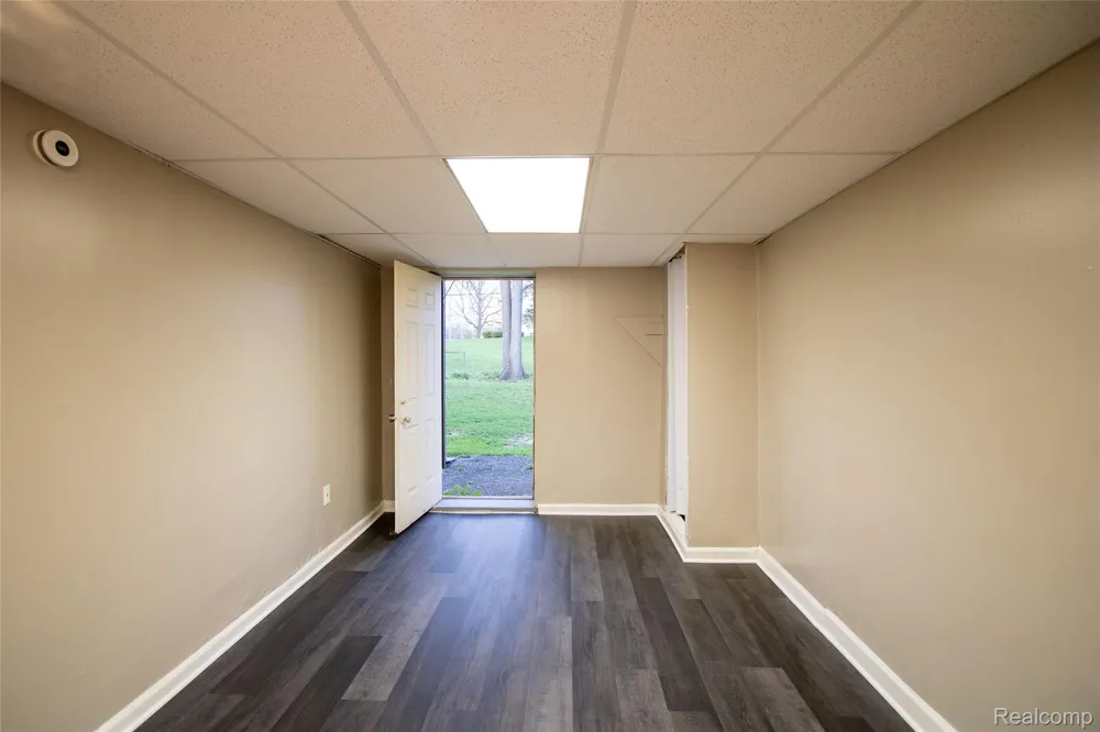 25 Maynard Court Pontiac City, MI 48342