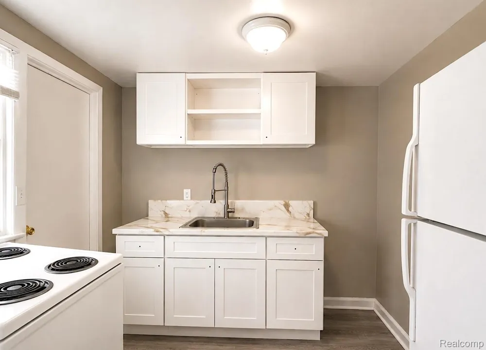 25 Maynard Court Pontiac City, MI 48342