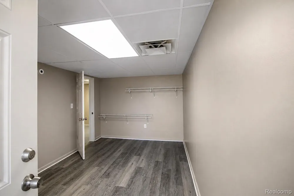 25 Maynard Court Pontiac City, MI 48342