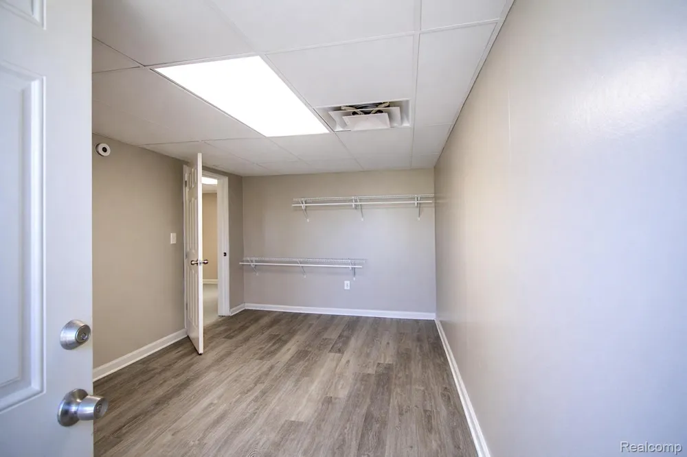 25 Maynard Court Pontiac City, MI 48342