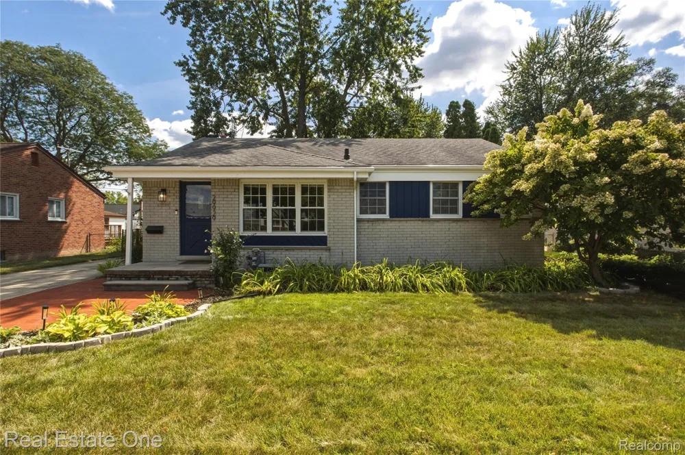 29929 Orangelawn Street Livonia City, MI 48150