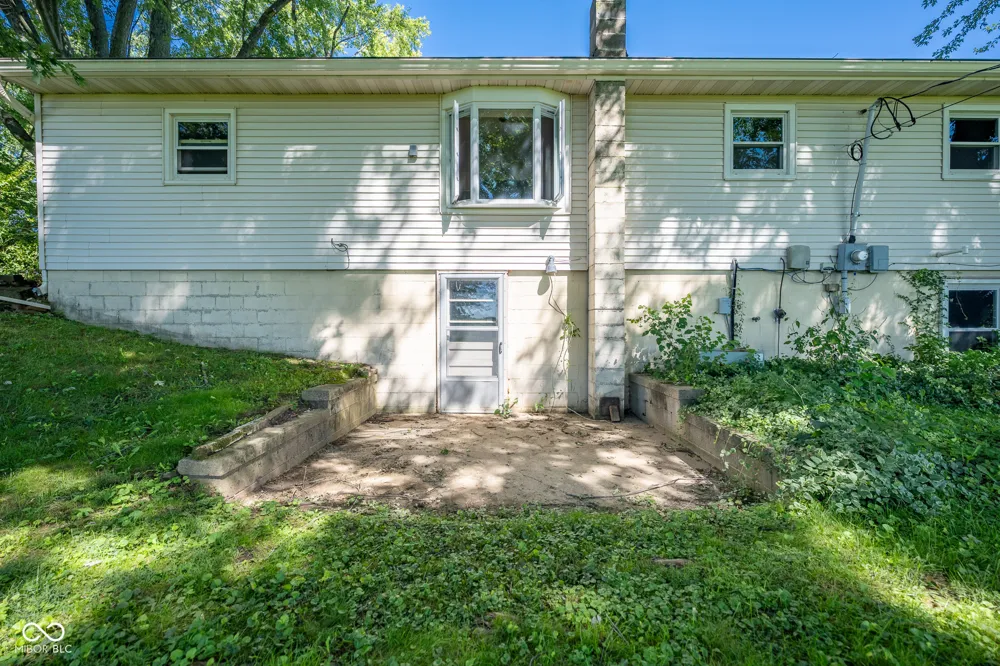 1222 E County Road 25 S Greencastle, IN 46135