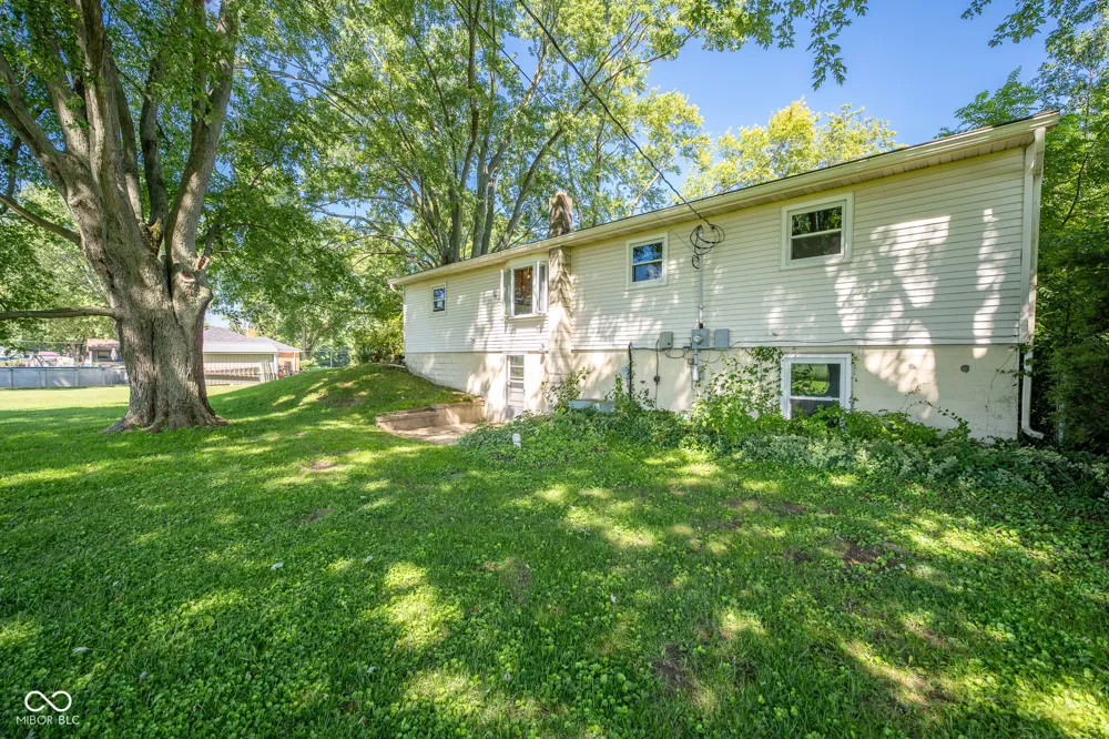 1222 E County Road 25 S Greencastle, IN 46135