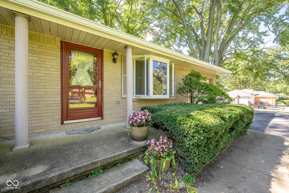 1222 E County Road 25 S Greencastle, IN 46135