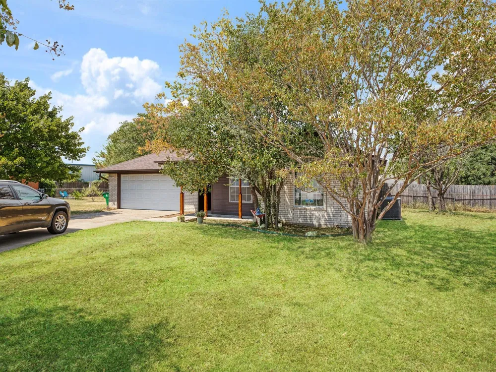 625 Linda Court Joshua, TX 76058
