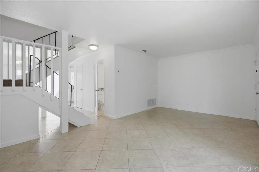9457 Carlton Oaks Drive #B Santee, CA 92071