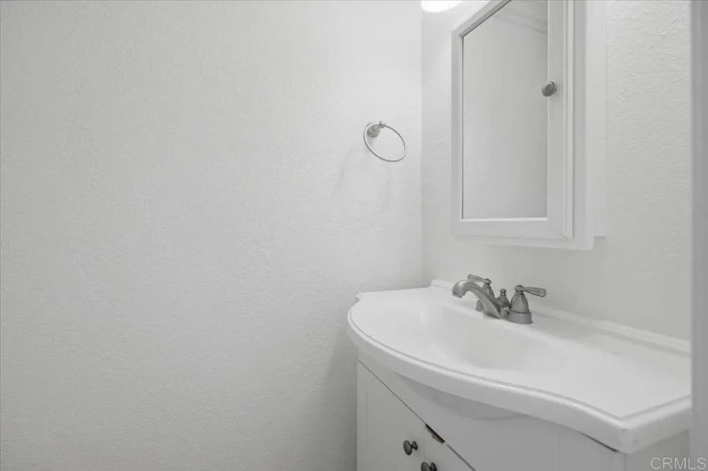 9457 Carlton Oaks Drive #B Santee, CA 92071