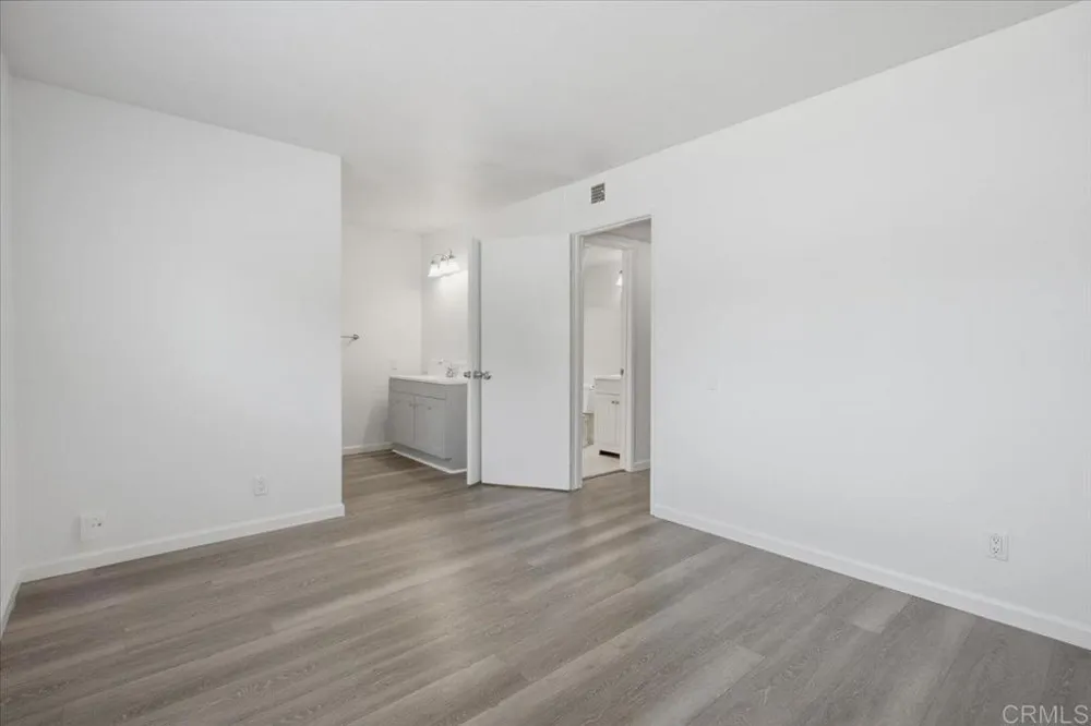 9457 Carlton Oaks Drive #B Santee, CA 92071