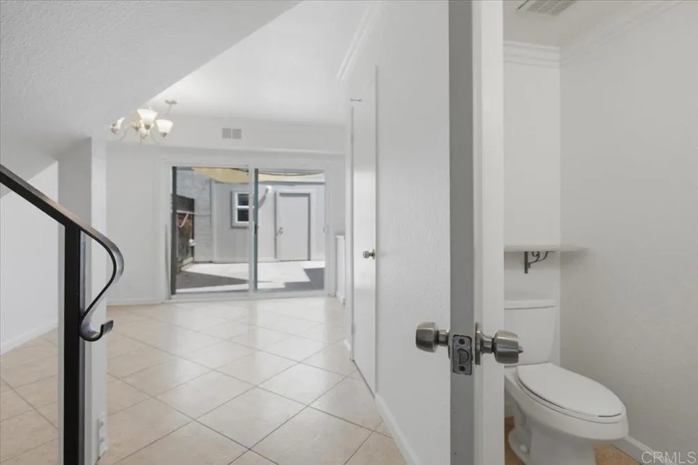 9457 Carlton Oaks Drive #B Santee, CA 92071