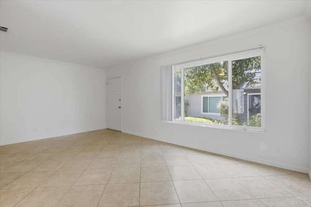 9457 Carlton Oaks Drive #B Santee, CA 92071