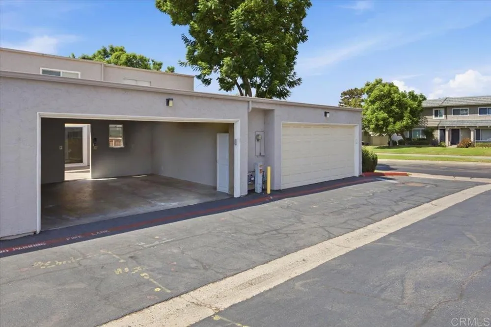 9457 Carlton Oaks Drive #B Santee, CA 92071