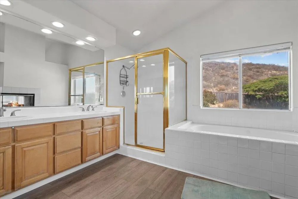 21748 Woodrose Place Salinas, CA 93908