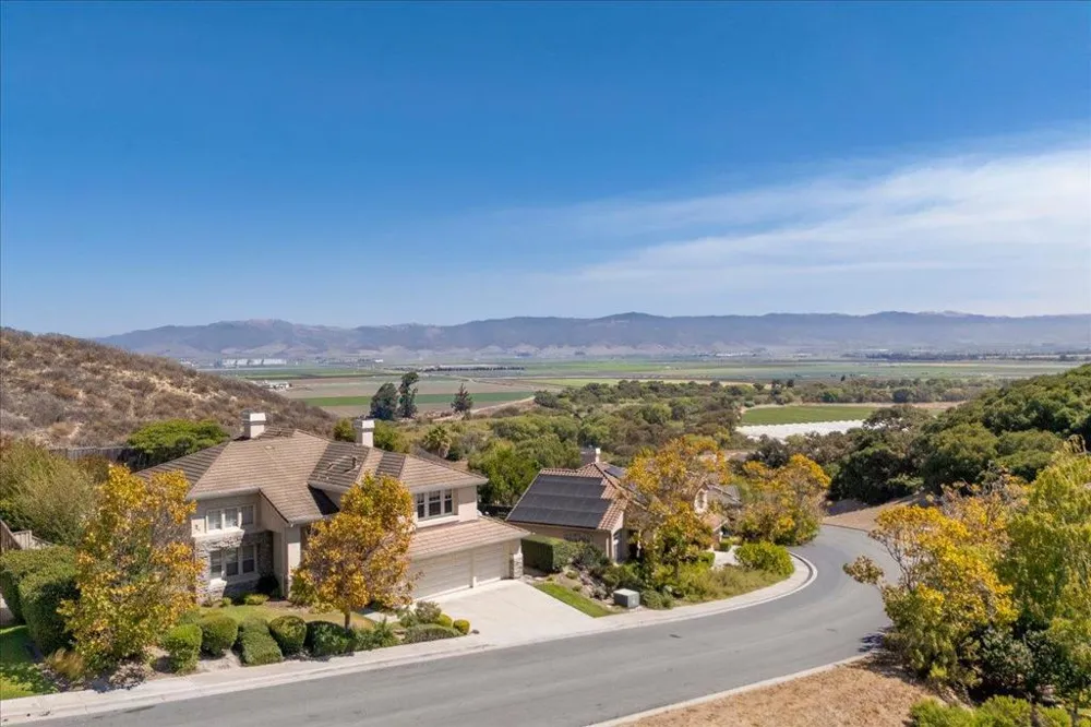 21748 Woodrose Place Salinas, CA 93908