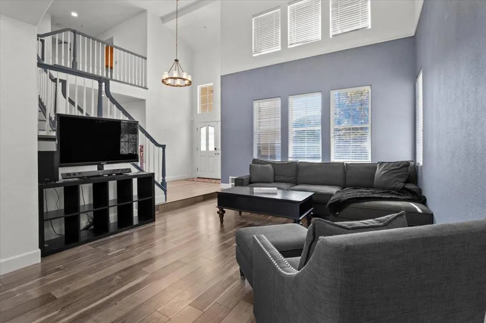 21748 Woodrose Place Salinas, CA 93908