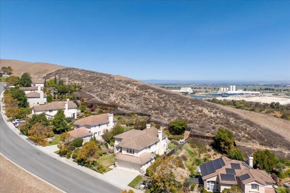 21748 Woodrose Place Salinas, CA 93908