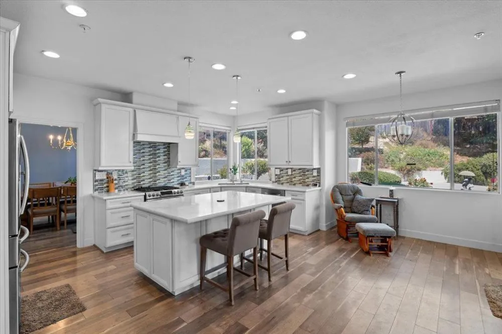 21748 Woodrose Place Salinas, CA 93908