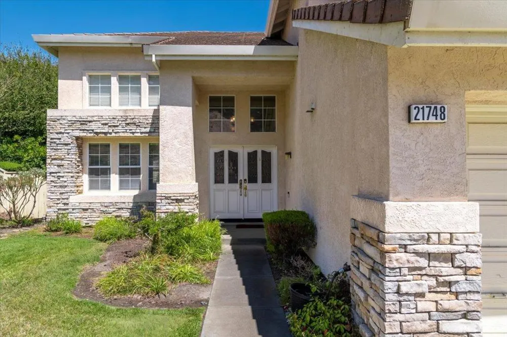 21748 Woodrose Place Salinas, CA 93908