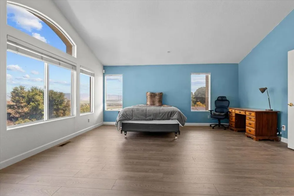 21748 Woodrose Place Salinas, CA 93908