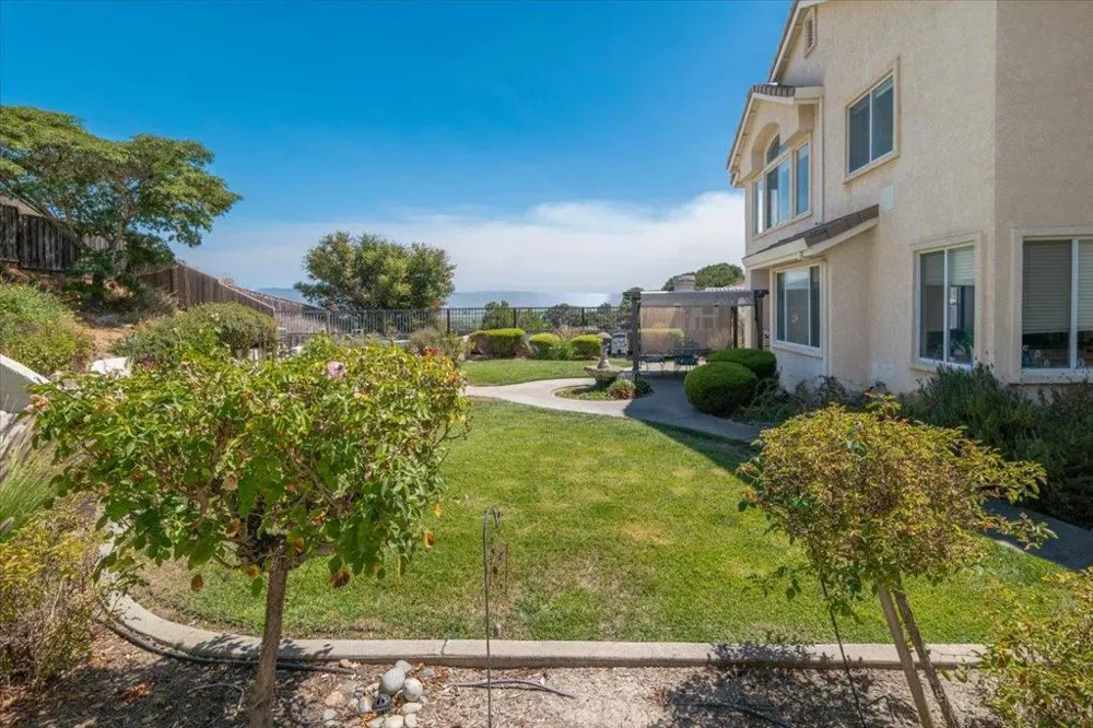 21748 Woodrose Place Salinas, CA 93908