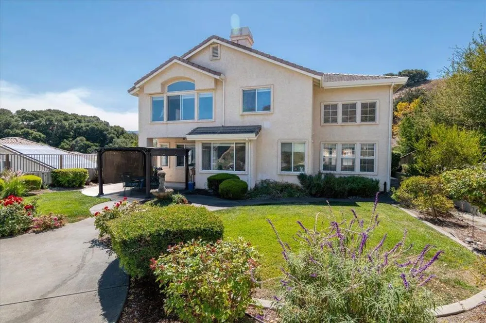 21748 Woodrose Place Salinas, CA 93908