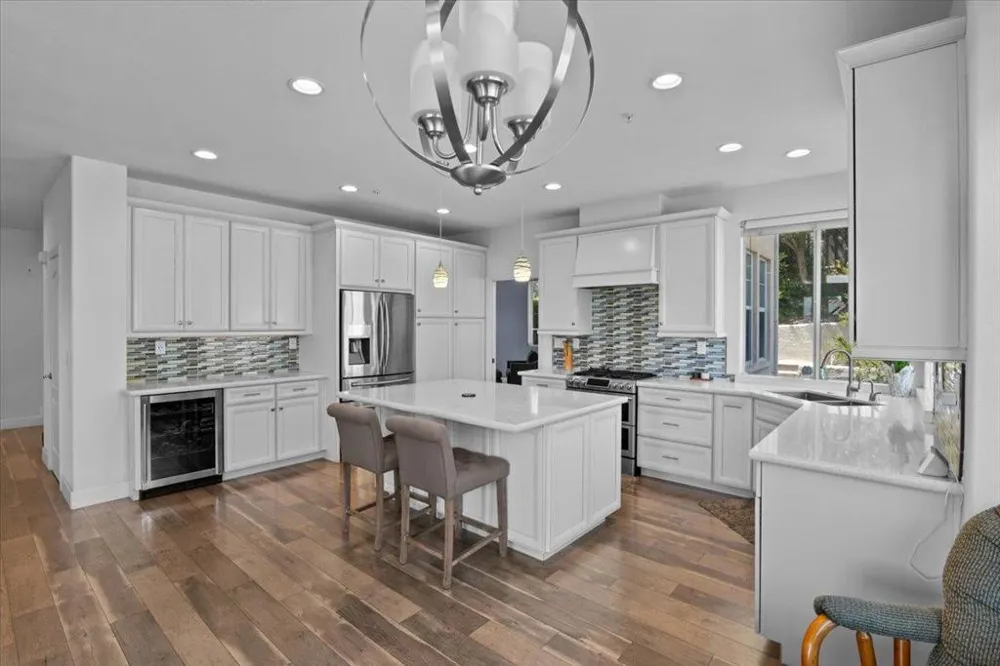 21748 Woodrose Place Salinas, CA 93908