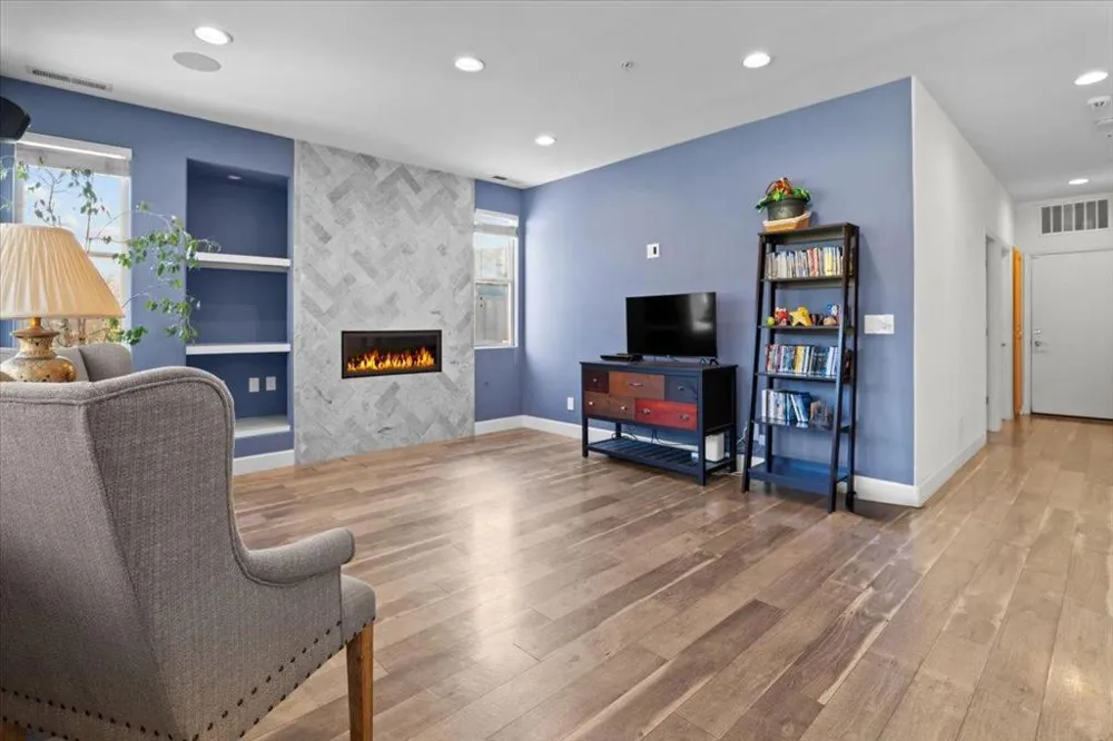 21748 Woodrose Place Salinas, CA 93908
