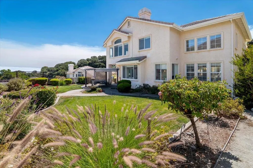 21748 Woodrose Place Salinas, CA 93908