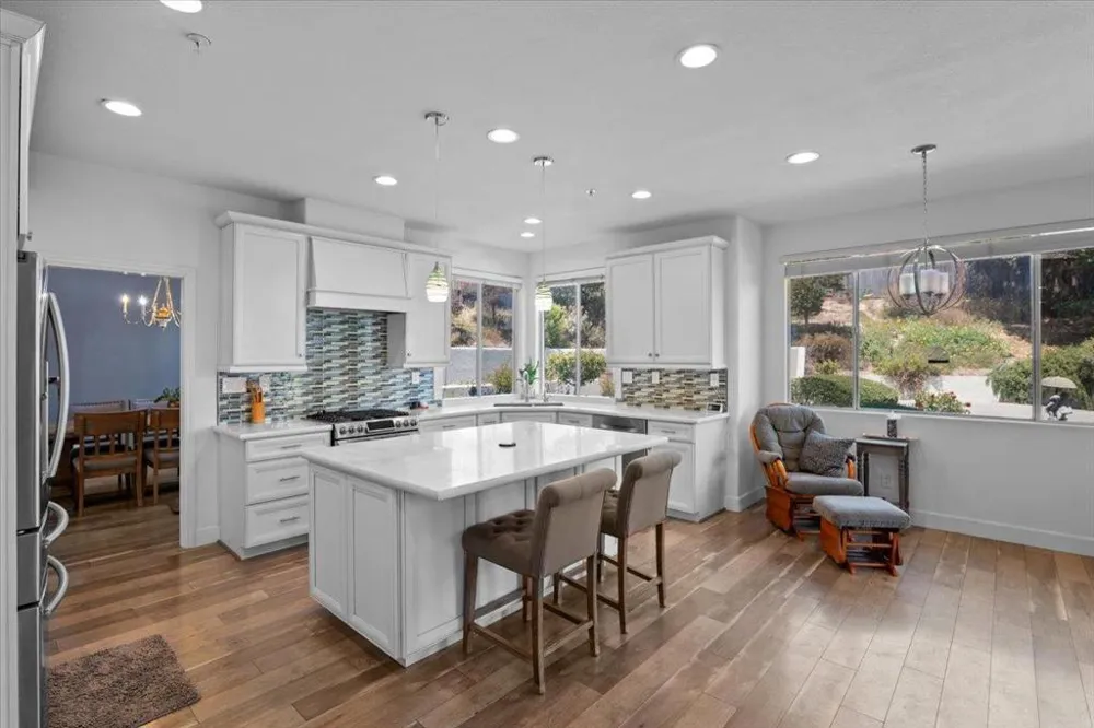 21748 Woodrose Place Salinas, CA 93908