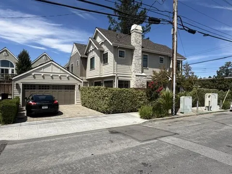 501 E Bellevue Alley