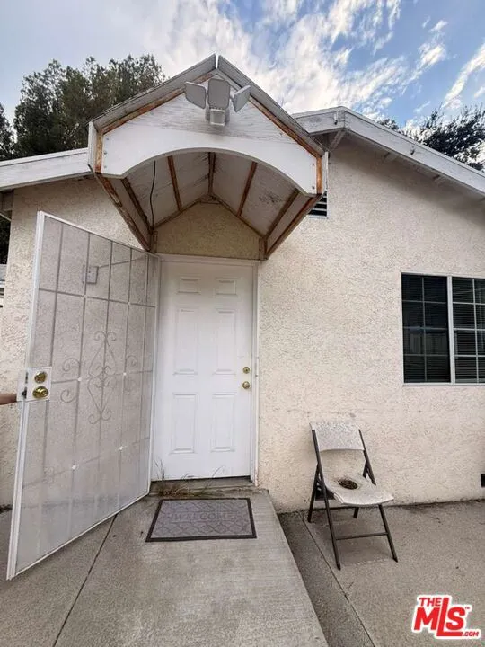 3740 Mayfield Avenue Glendale, CA 91214