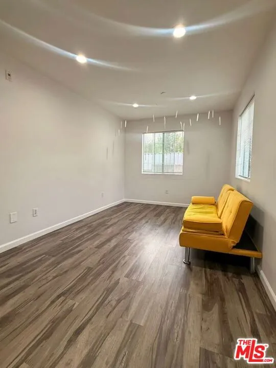 3740 Mayfield Avenue Glendale, CA 91214