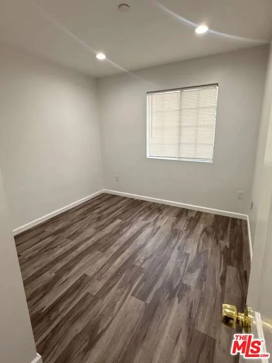 3740 Mayfield Avenue Glendale, CA 91214