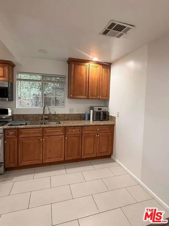 3740 Mayfield Avenue Glendale, CA 91214