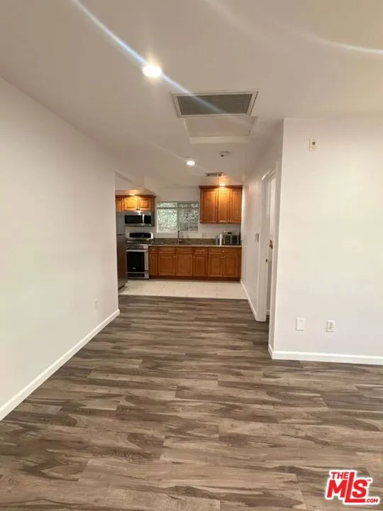 3740 Mayfield Avenue Glendale, CA 91214