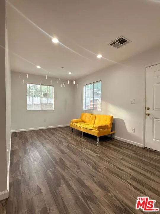 3740 Mayfield Avenue Glendale, CA 91214