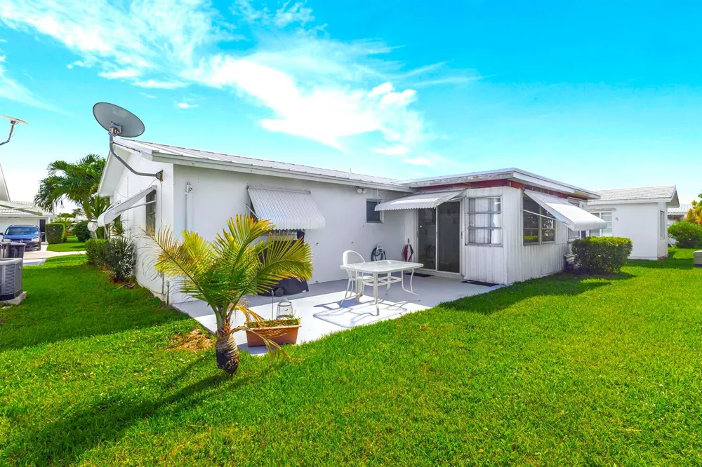 1103 Siesta Avenue Boynton Beach, FL 33426