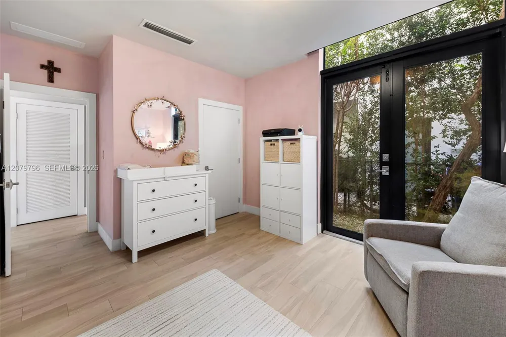 8611 Arboretum Ln Miami, FL 33138