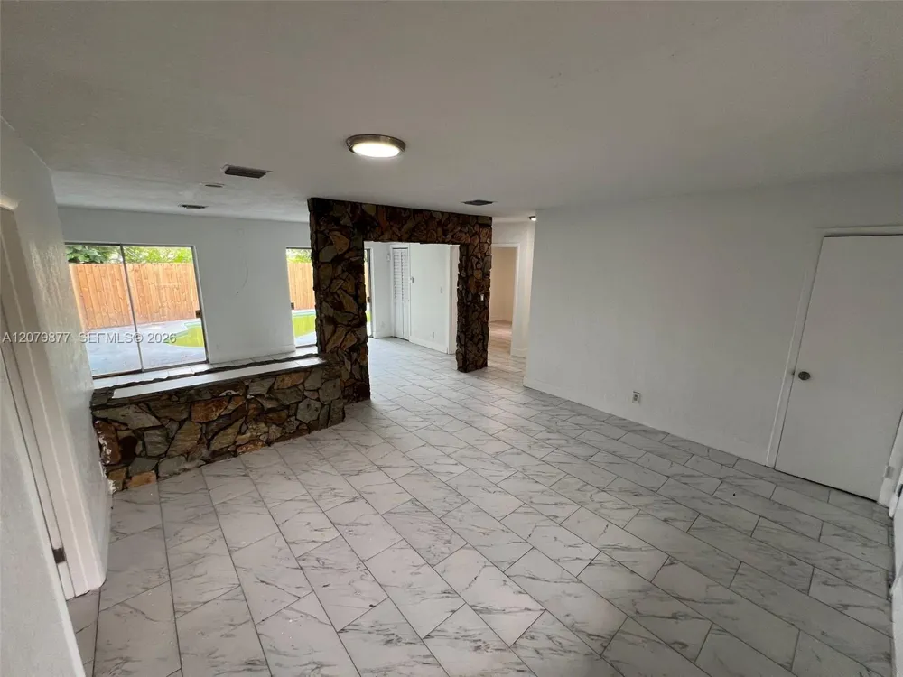 4421 NW 33rd St #0 Lauderdale Lakes, FL 33319